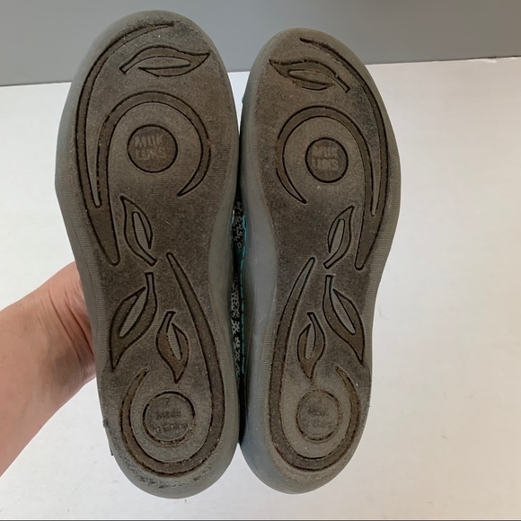Mukluks Turquoise Water Type Shoes With Elastic Strap Size 7 - Picture 5 of 8